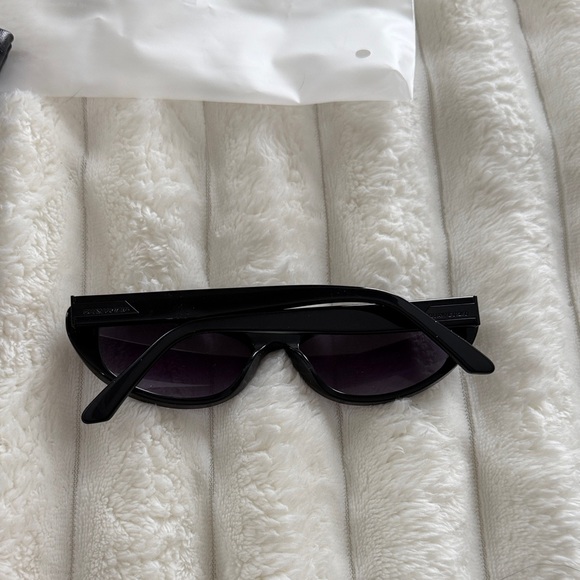 NEW Quay / guizio slate Black Sunglasses main image 5